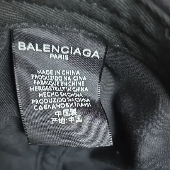 Balenciaga Black Logo Cap - Picture 6 of 9